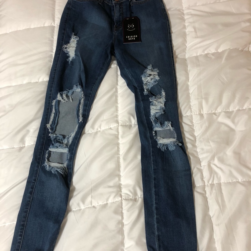 Ripped Fashion Nova Dark Wash Jeans!